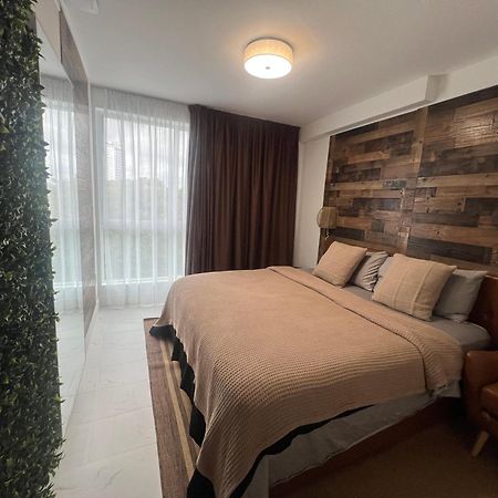 הוליווד Miami Wood Apart Hotel New 2024 - Private Terrace - Free Garage - Beach 5 Min מראה חיצוני תמונה
