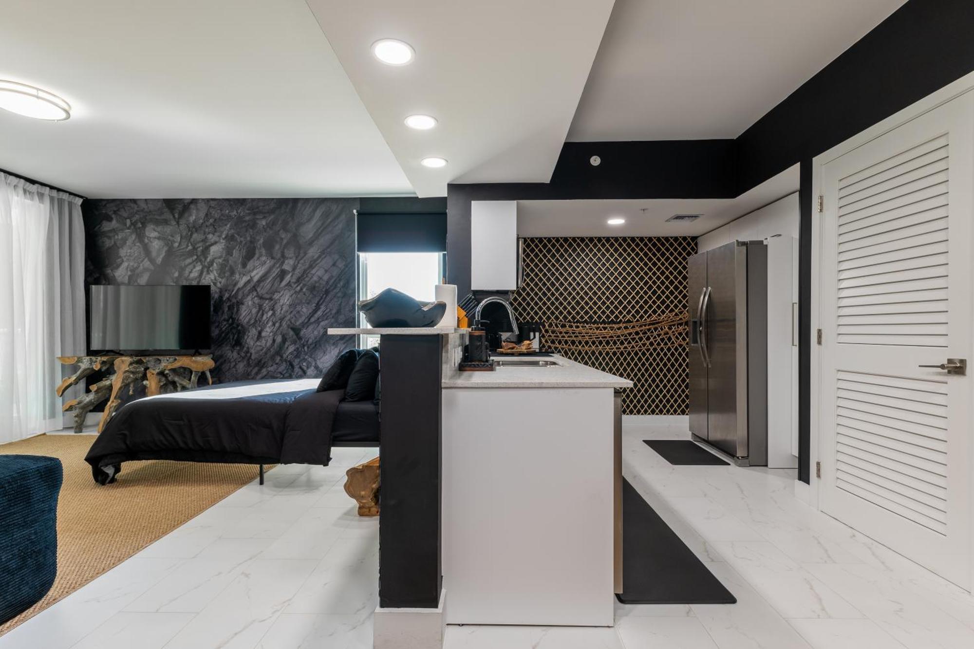 הוליווד Miami Wood Apart Hotel New 2024 - Private Terrace - Free Garage - Beach 5 Min מראה חיצוני תמונה