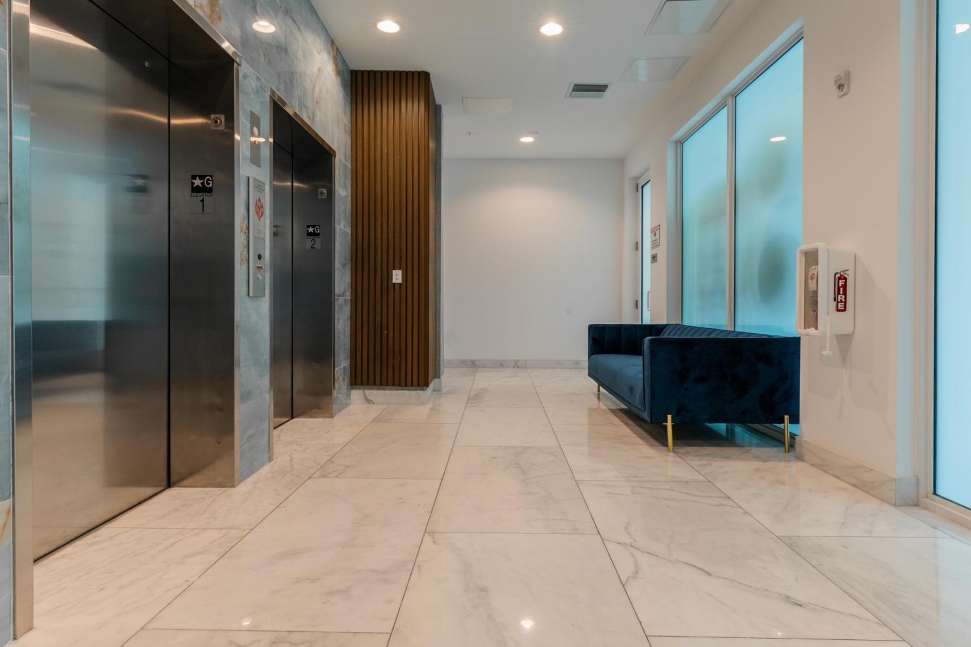 הוליווד Miami Wood Apart Hotel New 2024 - Private Terrace - Free Garage - Beach 5 Min מראה חיצוני תמונה